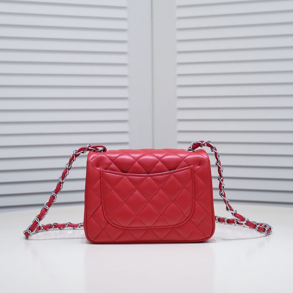 シャネルバッグ側面デザイン